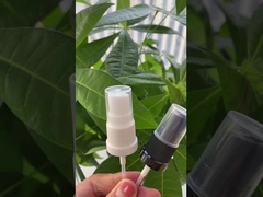 OEM 18/415 Pulvérisateur de brouillard noir et blanc avec une décoration d'étape pour bouteille de parfum en verre