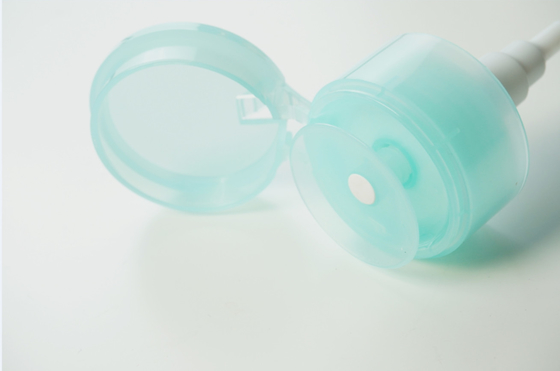PP plastique cosmétique 33/410 pompe à vernis à ongles avec bouchon en silicone