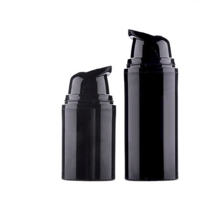 La pompe privée d'air noire vide de pp met 15ml en bouteille 30ml 50ml pour la lotion