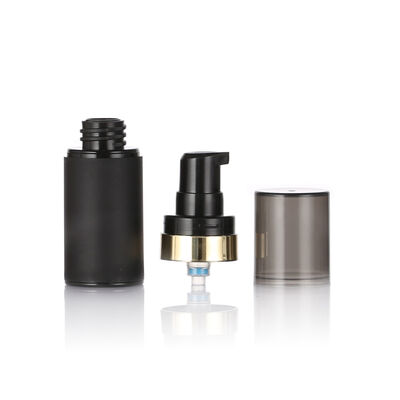Bouteille sans air noire de qualité supérieure 15 ml 30 ml 50 ml bouteilles cosmétiques sans air en plastique PP