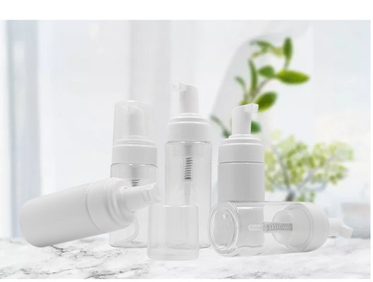 les bouteilles en plastique de cosmétiques de 43mm, pompe de mousse de savon liquide met 100ml en bouteille 150ml