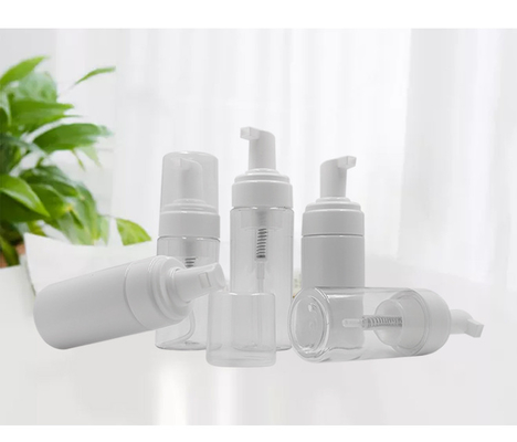 les bouteilles en plastique de cosmétiques de 43mm, pompe de mousse de savon liquide met 100ml en bouteille 150ml